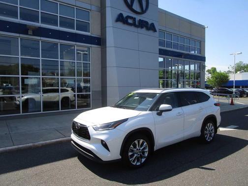 Blizzard Pearl 2021 Toyota Highlander Limited