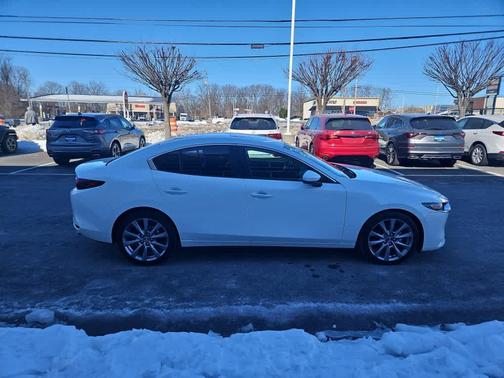 2023 Mazda Mazda3 FWD w/Preferred Package