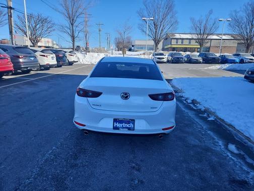 2023 Mazda Mazda3 FWD w/Preferred Package