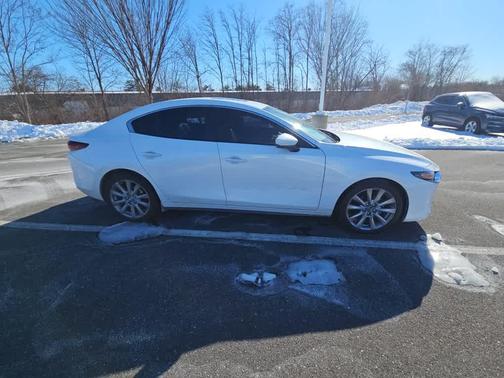 2023 Mazda Mazda3 FWD w/Preferred Package
