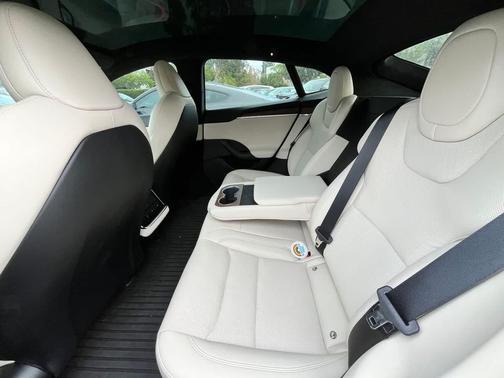 2021 Tesla Model S Long Range