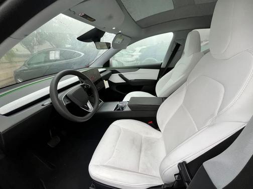 2026 Tesla Model Y Premium Rear-Wheel Drive