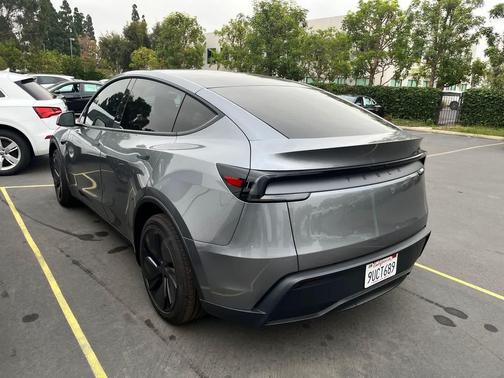 2026 Tesla Model Y Long Range Dual Motor All-Wheel Drive