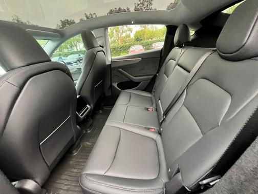 2026 Tesla Model Y Long Range Dual Motor All-Wheel Drive