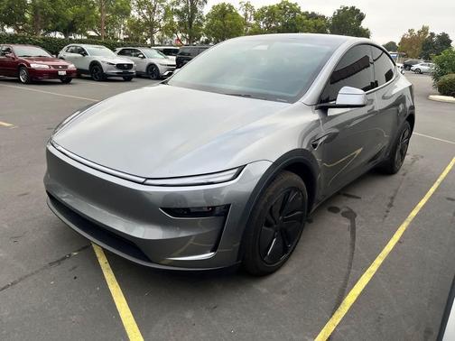 2026 Tesla Model Y Long Range Dual Motor All-Wheel Drive