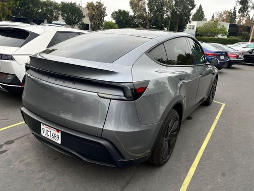 2026 Tesla Model Y Long Range Dual Motor All-Wheel Drive