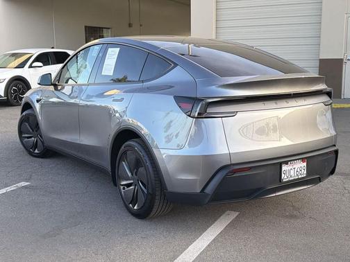 2026 Tesla Model Y Long Range Dual Motor All-Wheel Drive