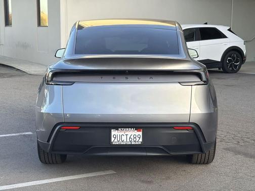 2026 Tesla Model Y Long Range Dual Motor All-Wheel Drive