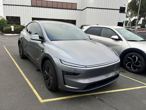 2026 Tesla Model Y Long Range Dual Motor All-Wheel Drive