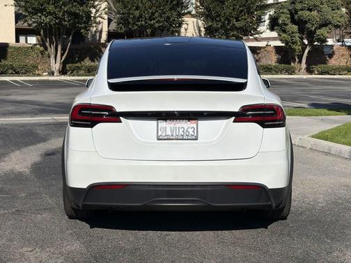 2024 Tesla Model X Long Range