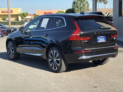 2022 Volvo XC60 Recharge Plug-In Hybrid T8 Inscription Expression