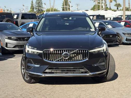 2022 Volvo XC60 Recharge Plug-In Hybrid T8 Inscription Expression