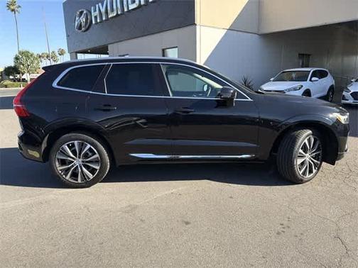 2022 Volvo XC60 Recharge Plug-In Hybrid T8 Inscription Expression