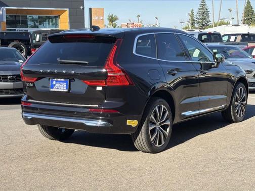 2022 Volvo XC60 Recharge Plug-In Hybrid T8 Inscription Expression