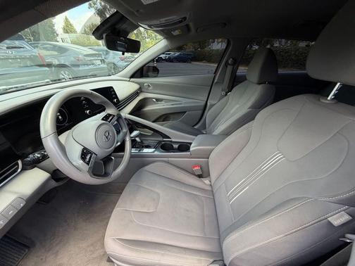 Scarlet Red Pearl 2022 Hyundai ELANTRA SEL