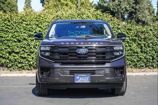 Dark Matter Gray Metallic 2025 Ford Expedition Max Active 4x2