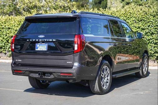 Dark Matter Gray Metallic 2025 Ford Expedition Max Active 4x2