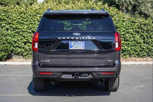Dark Matter Gray Metallic 2025 Ford Expedition Max Active 4x2