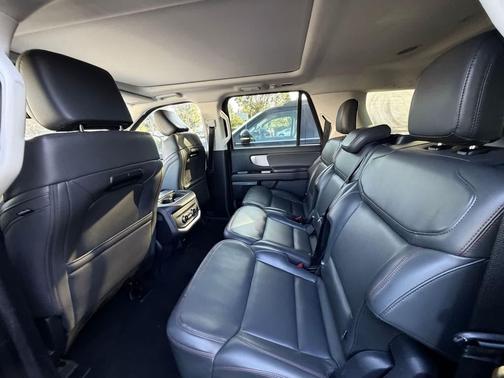 Dark Matter Gray Metallic 2025 Ford Expedition Max Active 4x2