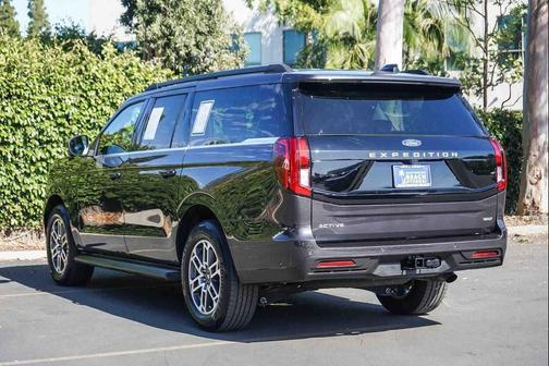 Dark Matter Gray Metallic 2025 Ford Expedition Max Active 4x2