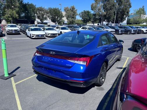 2023 Hyundai ELANTRA HEV Limited