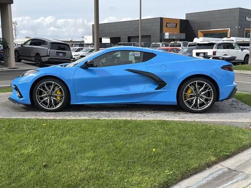 2025 Chevrolet Corvette Stingray w/2LT