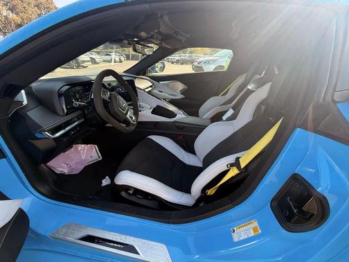 2025 Chevrolet Corvette Stingray w/2LT