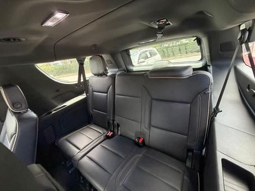 Sterling Gray Metallic 2025 Chevrolet Suburban Premier