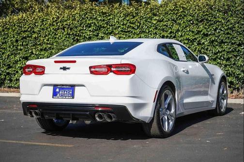 Summit White 2020 Chevrolet Camaro RWD Coupe LT1