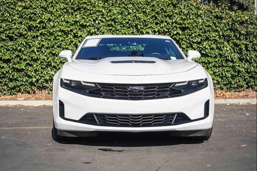 Summit White 2020 Chevrolet Camaro RWD Coupe LT1