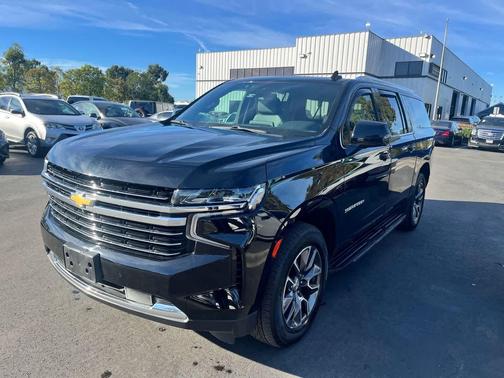 2023 Chevrolet Suburban LT