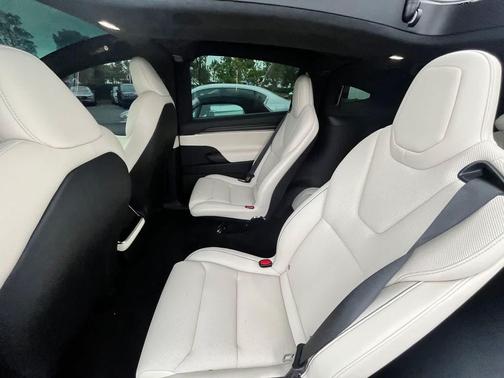 2023 Tesla Model X Plaid Tri Motor All-Wheel Drive