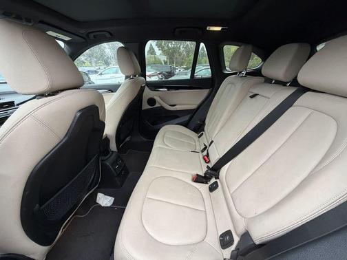 Cashmere Silver Metallic 2022 BMW X1 sDrive28i