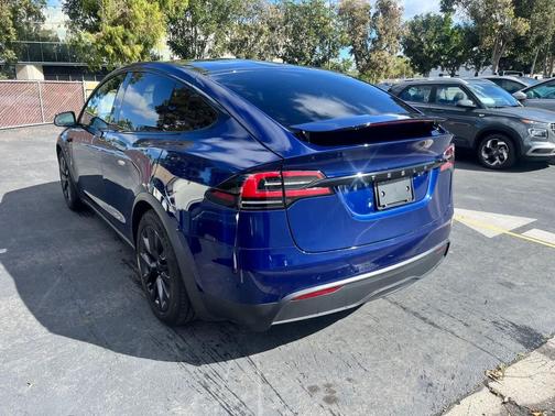 2025 Tesla Model X Long Range