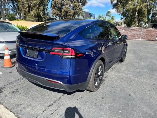 2025 Tesla Model X Long Range