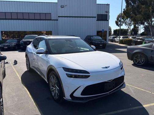 Alta White 2023 Genesis GV60 Advanced AWD