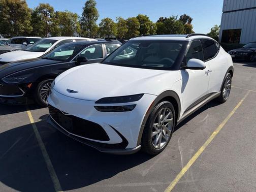 Alta White 2023 Genesis GV60 Advanced AWD
