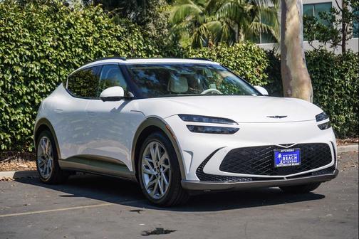 Alta White 2023 Genesis GV60 Advanced AWD