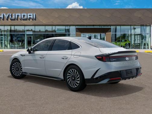 2025 Hyundai SONATA Hybrid Limited