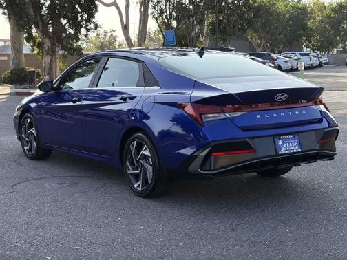 2025 Hyundai ELANTRA SEL