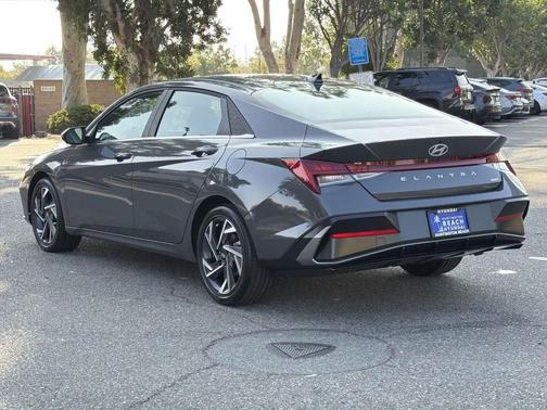2025 Hyundai ELANTRA HEV Limited