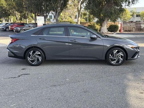 2025 Hyundai ELANTRA HEV Limited