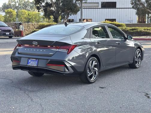 2025 Hyundai ELANTRA HEV Limited