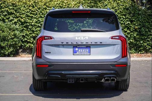 Everlasting Silver 2022 Kia Telluride SX