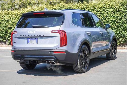 Everlasting Silver 2022 Kia Telluride SX