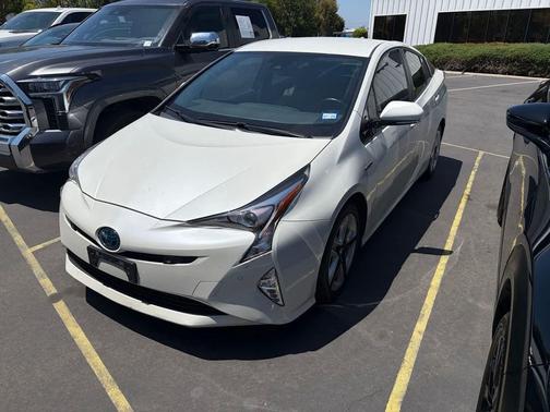 Blizzard Pearl 2017 Toyota Prius Four Touring