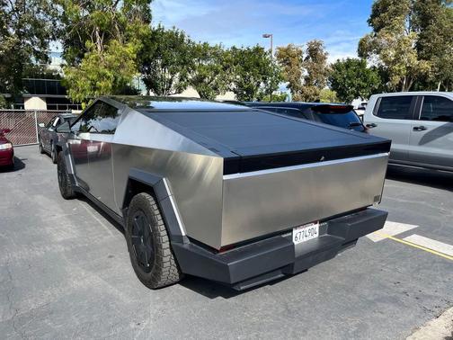 2025 Tesla Cybertruck All-Wheel Drive