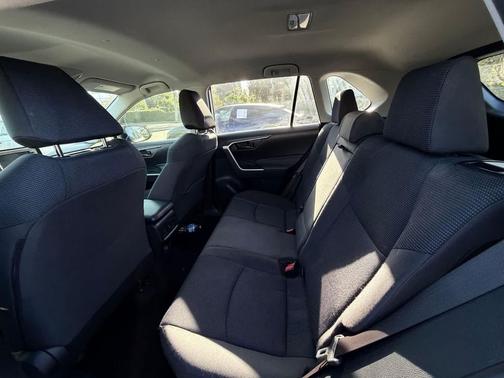 Super White 2019 Toyota RAV4 Hybrid LE