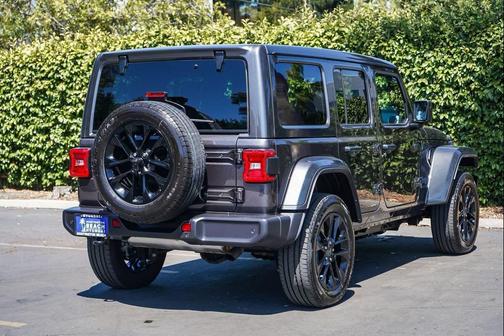 Granite Crystal Metallic Clearcoat 2025 Jeep Wrangler 4xe Sahara
