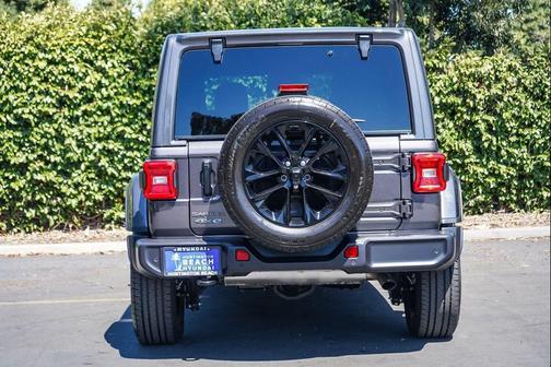 Granite Crystal Metallic Clearcoat 2025 Jeep Wrangler 4xe Sahara